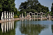 Villa Adriana - Canopo e Serapeo, uno dei complessi pi originali e spettacolari della villa. 